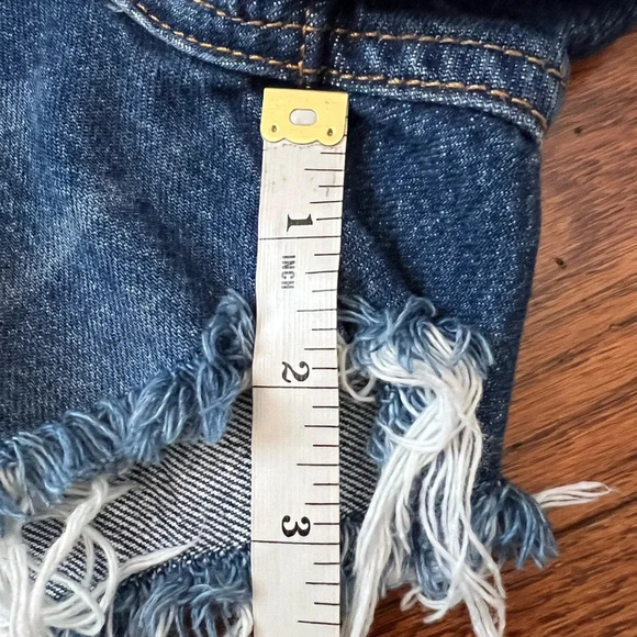 NWT- Levi’s 501 Women’s Shorts Middle Rise No Stretch Sz 27 - Picture 7 of 7